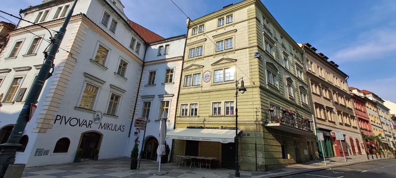 At The Blue Lion & Parking Assistance Leilighet Praha Eksteriør bilde